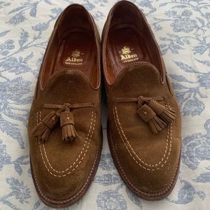 Alden 3403 Snuff suede tassel loafer